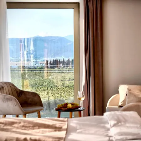 Emporia Mostar 4* Gnojnice