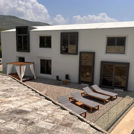 Emporia Mostar 4*